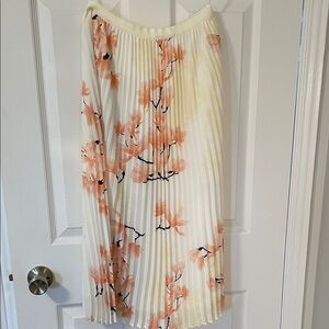 Aritzia Babaton Cherry Blossom Pleated Skirt size S NEW